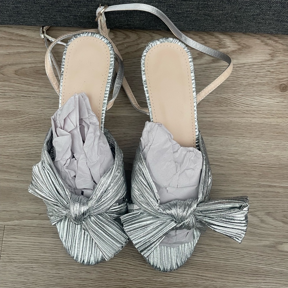 Amazon Silver Women's Sandals with Bow Accent